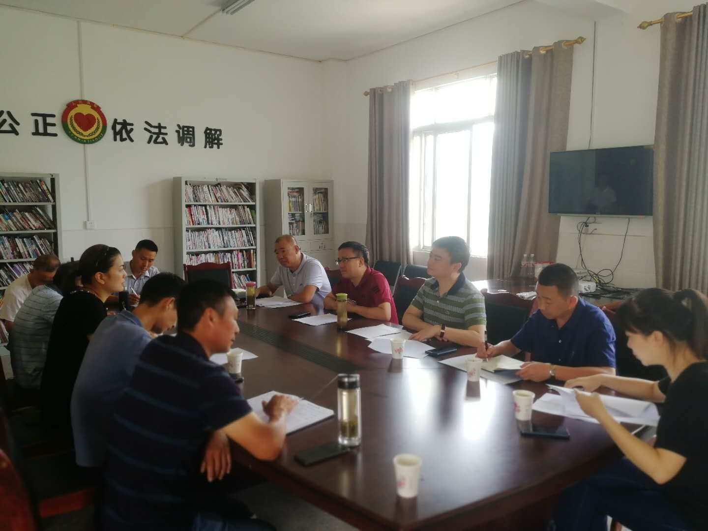 集團(tuán)公司黨委書記、董事長周燕賓一行到栗子村開展脫貧幫