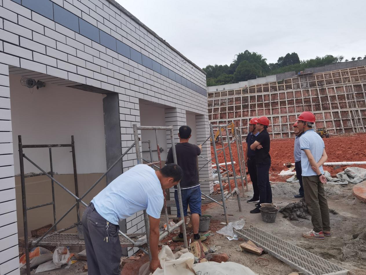 集團(tuán)公司領(lǐng)導(dǎo)現(xiàn)場(chǎng)督導(dǎo)高捷水廠建設(shè)進(jìn)度
