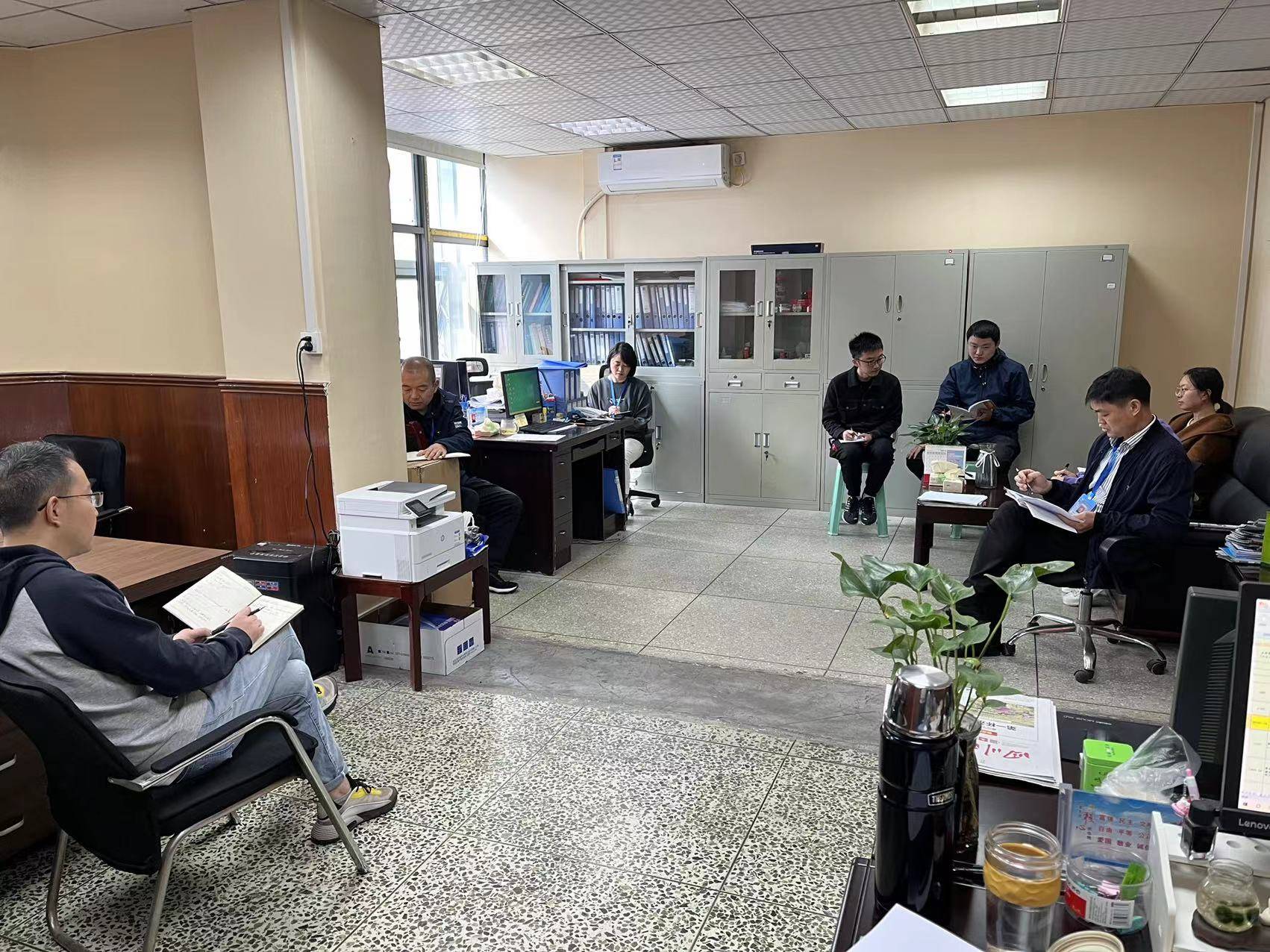 綜合部傳達落實黨風廉政建設和反腐工作專題研究部署會議精神