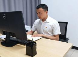 《榜樣在身邊》系列報(bào)道——陳顯洪、趙金玉：實(shí)干擔(dān)當(dāng)促發(fā)展 立足崗位建新功